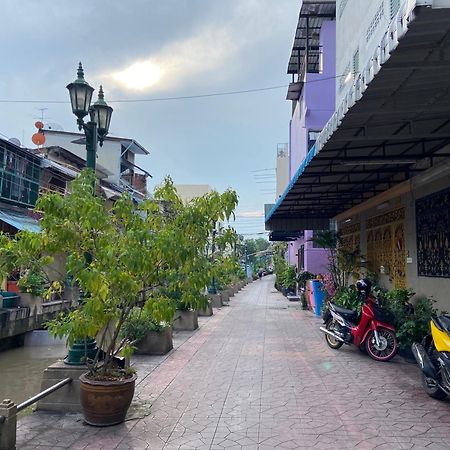 Bangkok Neighborhood Hostel Екстер'єр фото