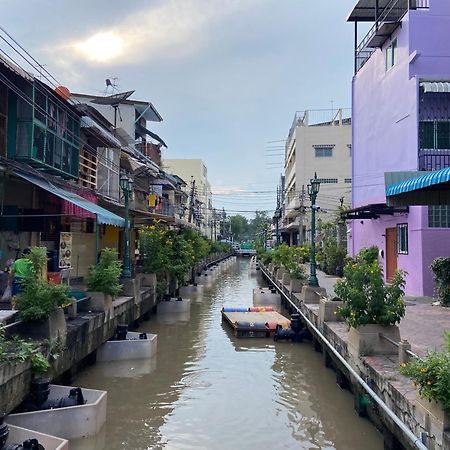 Bangkok Neighborhood Hostel Екстер'єр фото