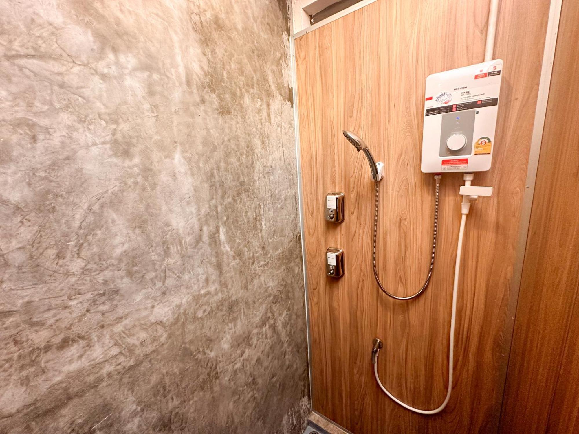 Bangkok Neighborhood Hostel Екстер'єр фото