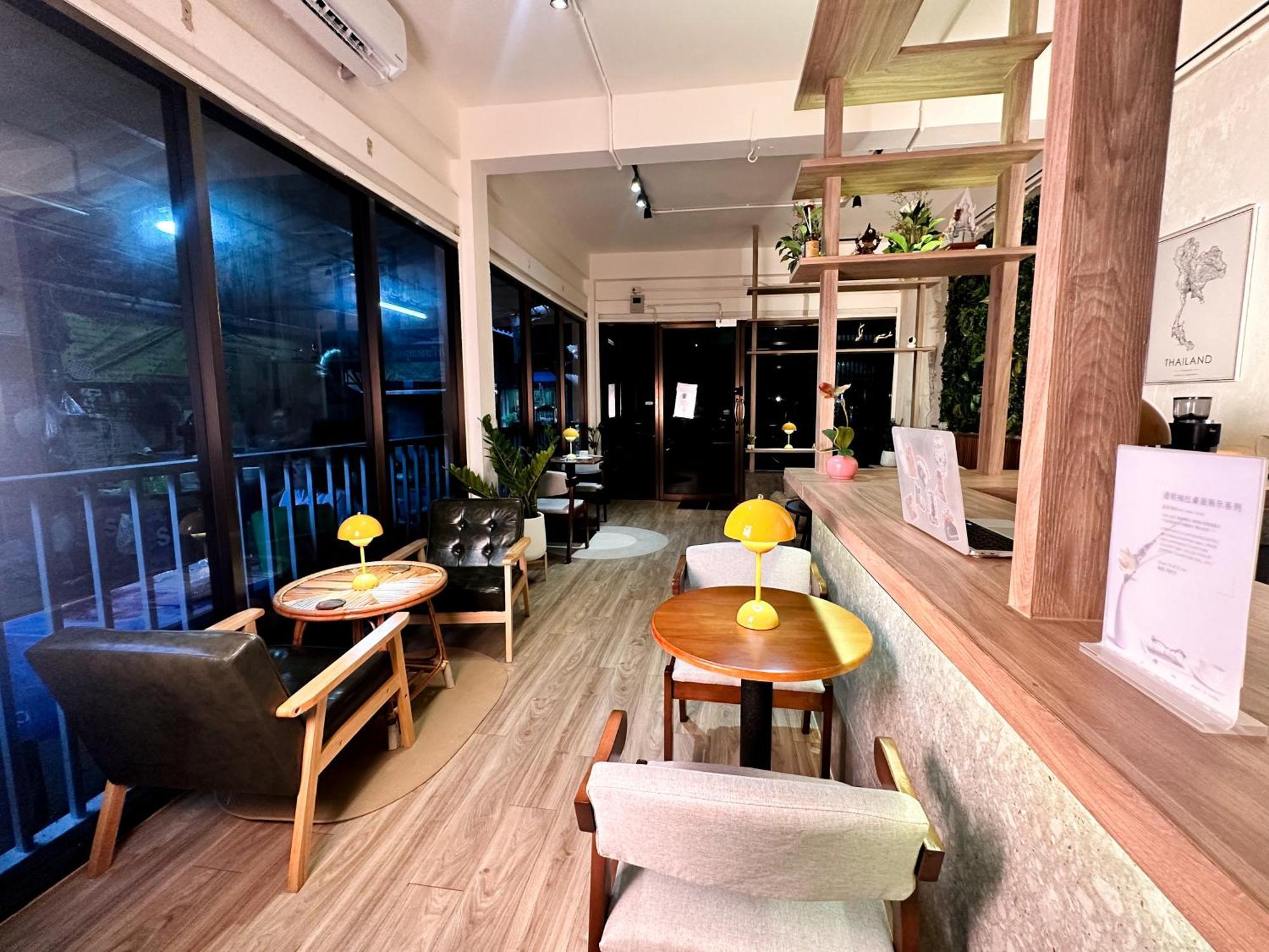 Bangkok Neighborhood Hostel Екстер'єр фото